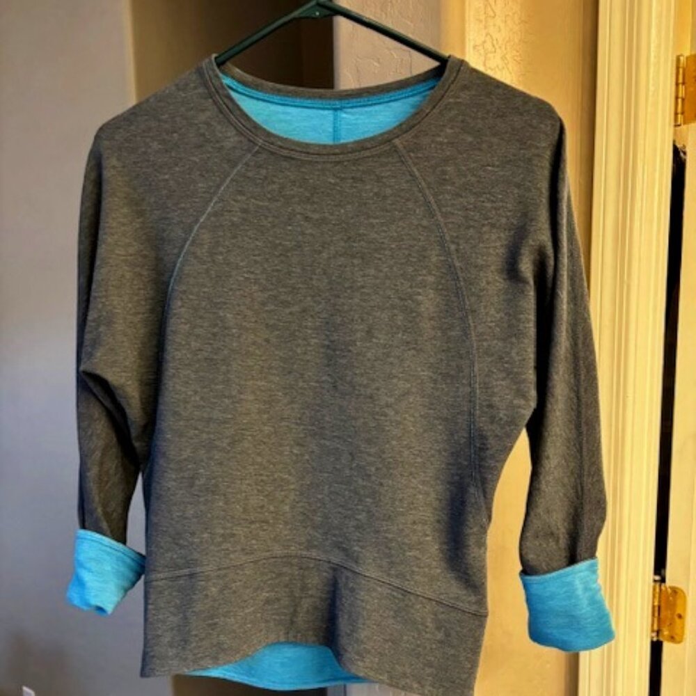 Lululemon Reversable Gray and Blue Crew Neck Sweatshirt, Size 4